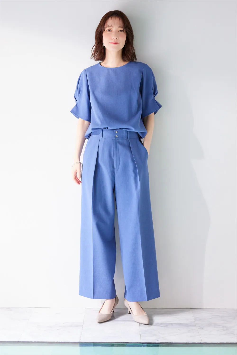 Blouse ：7,590 yen , Pants：10,890 yen